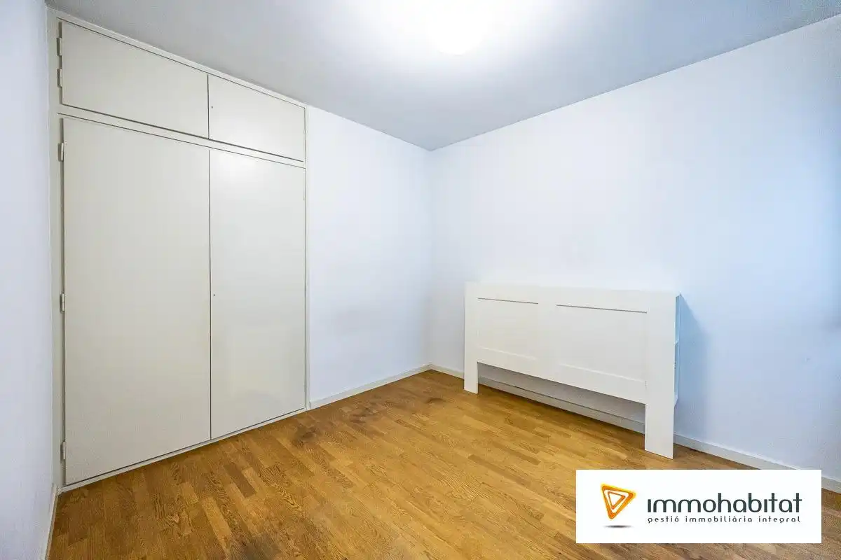 Piso en venta en Sabadell con Aire acondicionado, Calefacción y Parquet