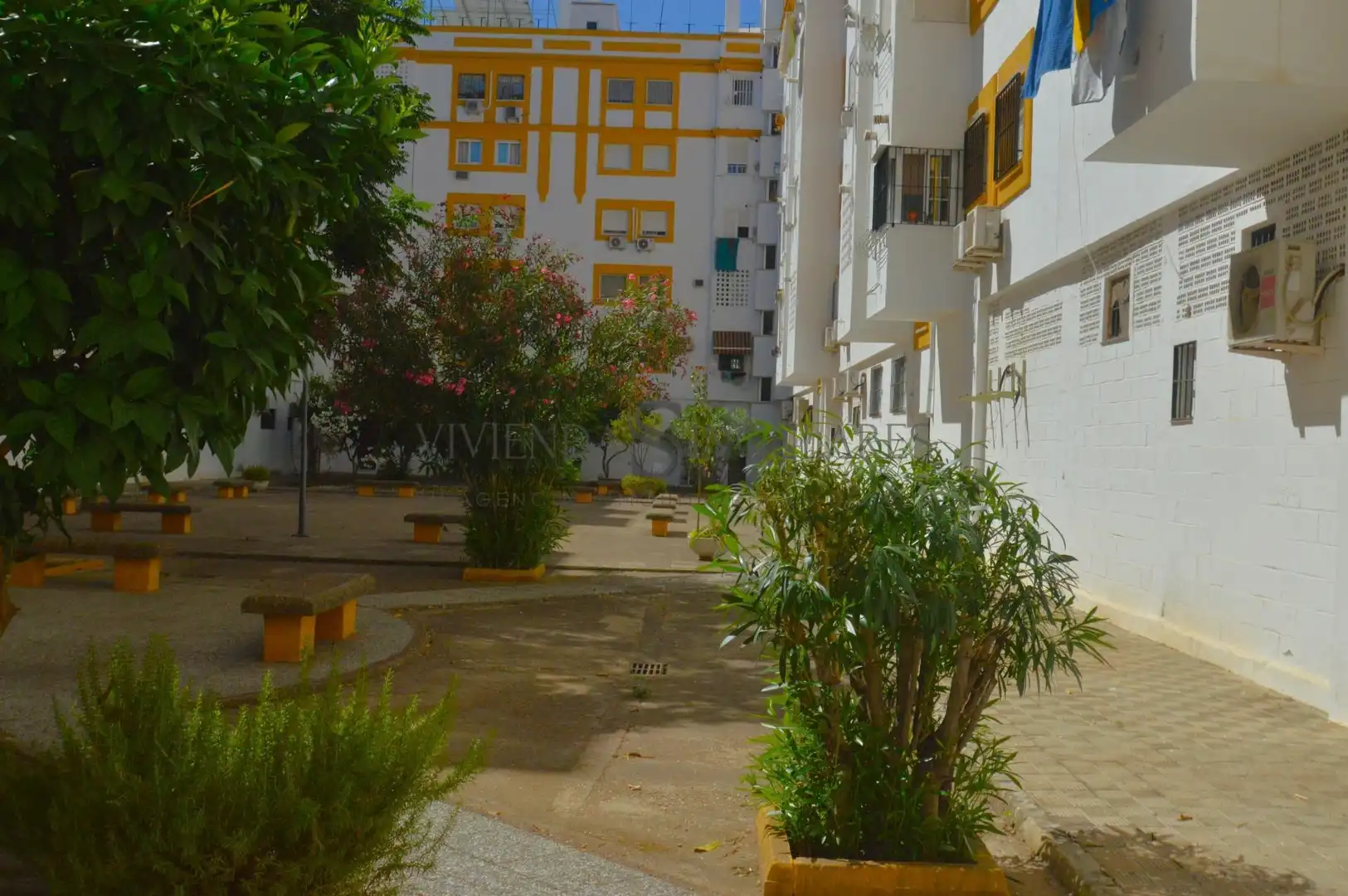 Exterior view of Flat for sale in Sevilla  with Air Conditioner, Private garden and Terrace