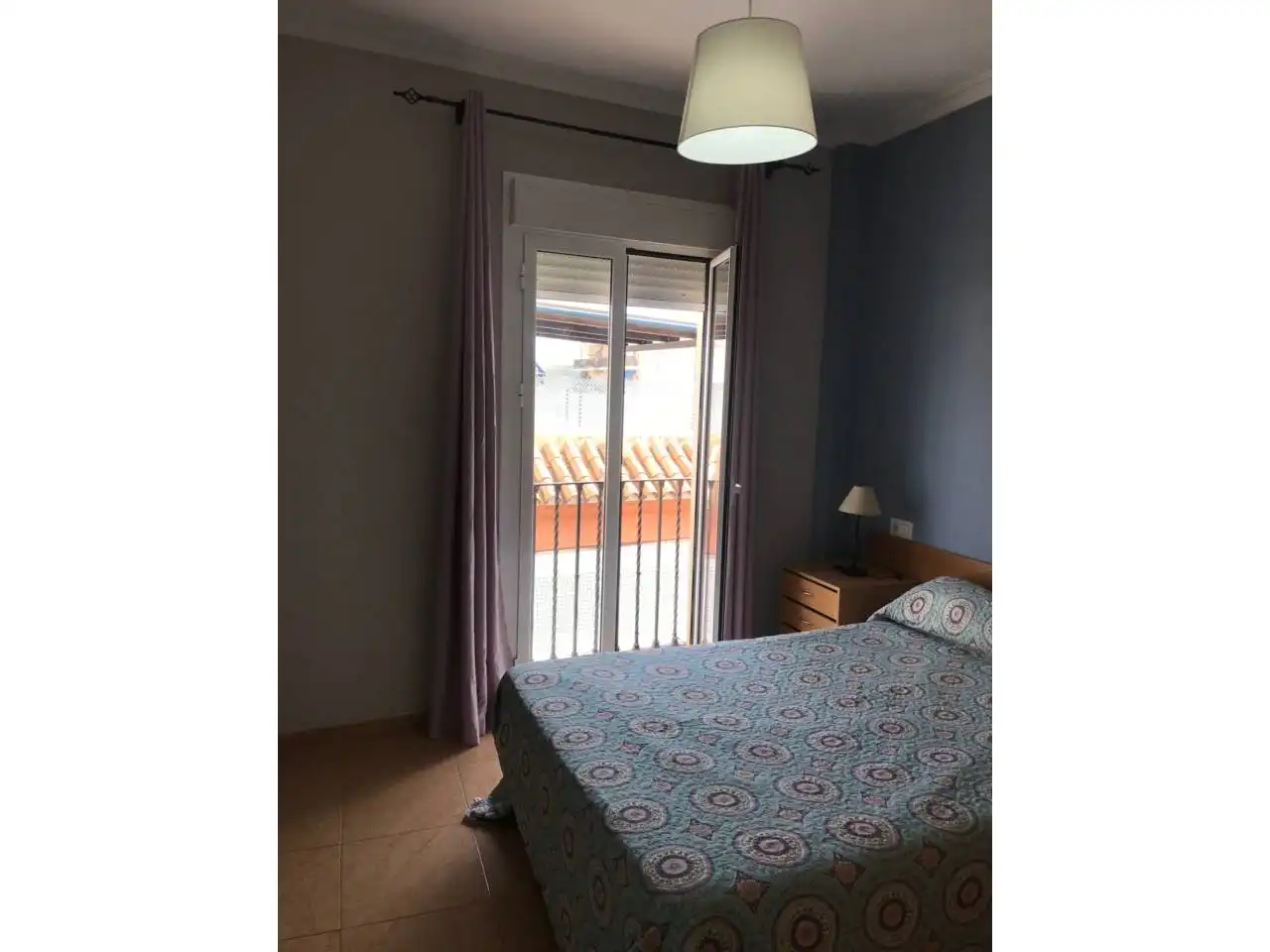 Dormitori de Pis de lloguer en Morón de la Frontera amb Aire condicionat i Moblat