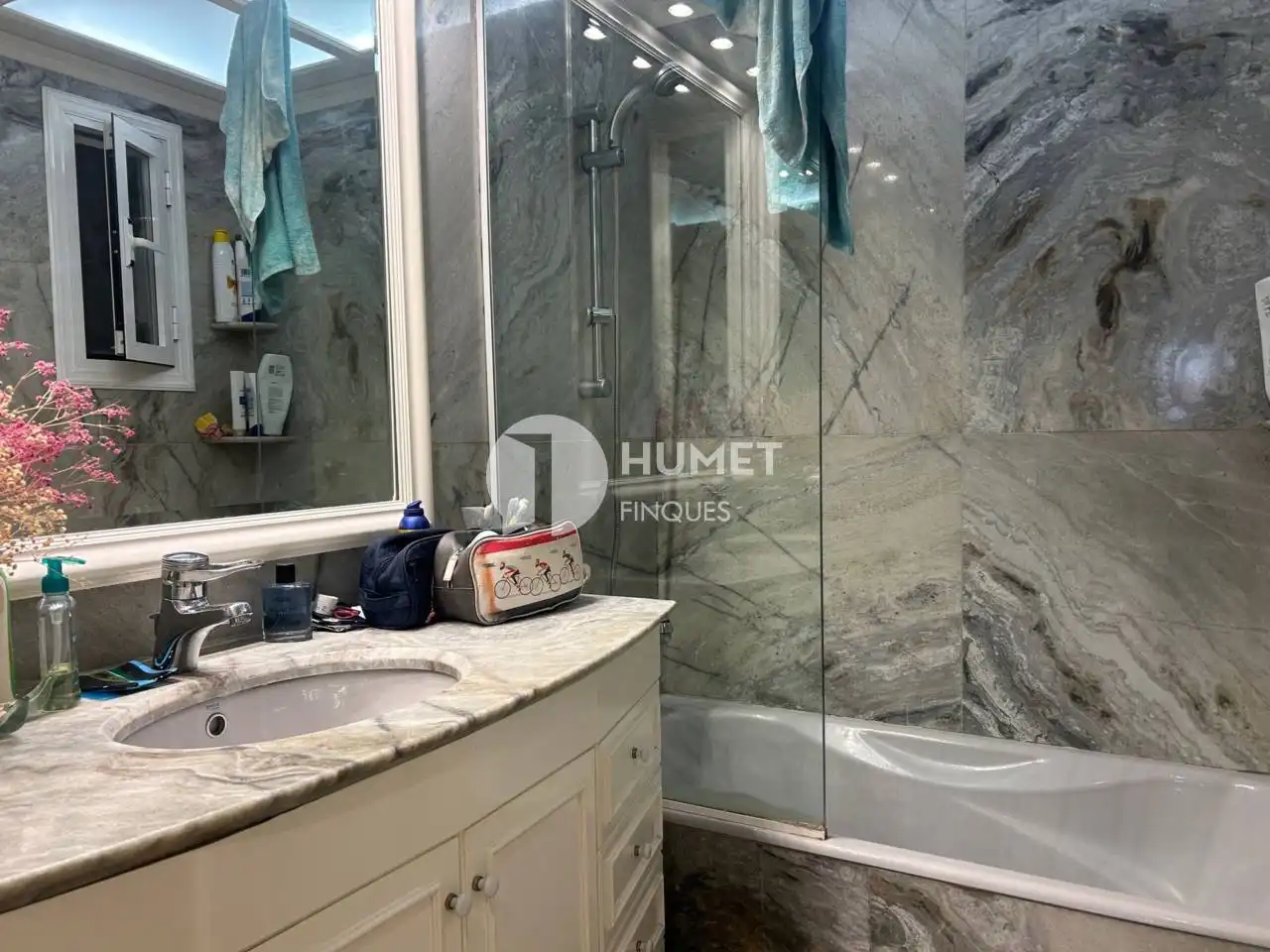 Bathroom of Flat for sale in Sant Cugat del Vallès  with Air Conditioner, Heating and Private garden