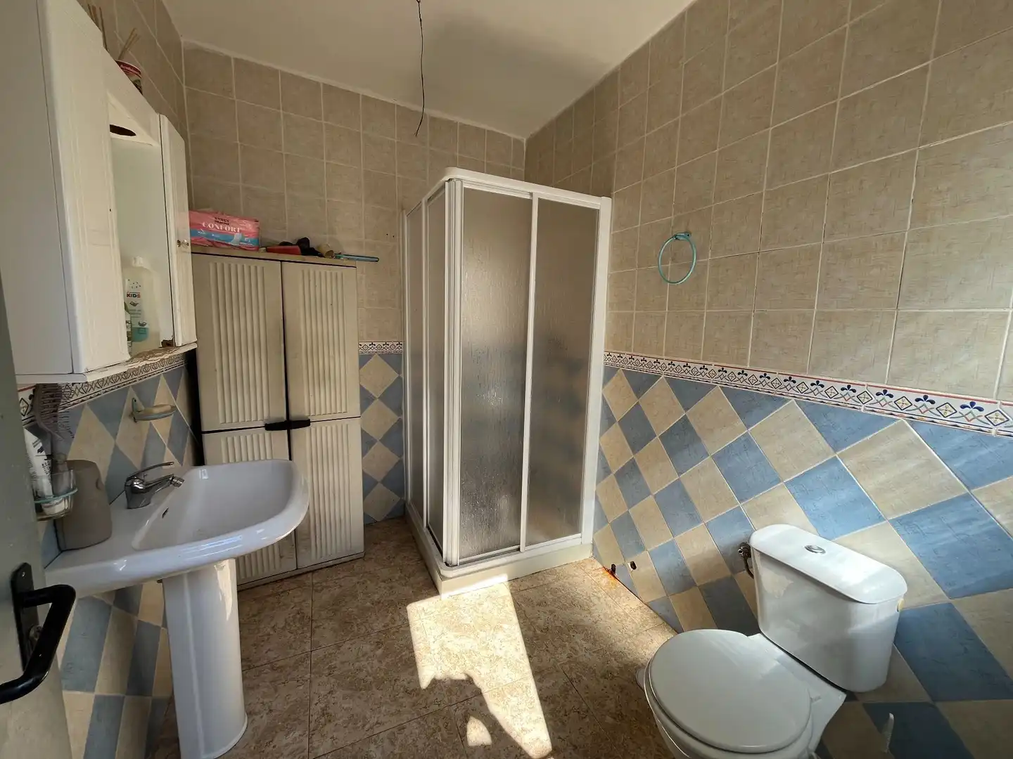Badezimmer von Einfamilien-Reihenhaus zum Verkauf in Fuente Álamo de Murcia mit Klimaanlage, Terrasse und Möbliert