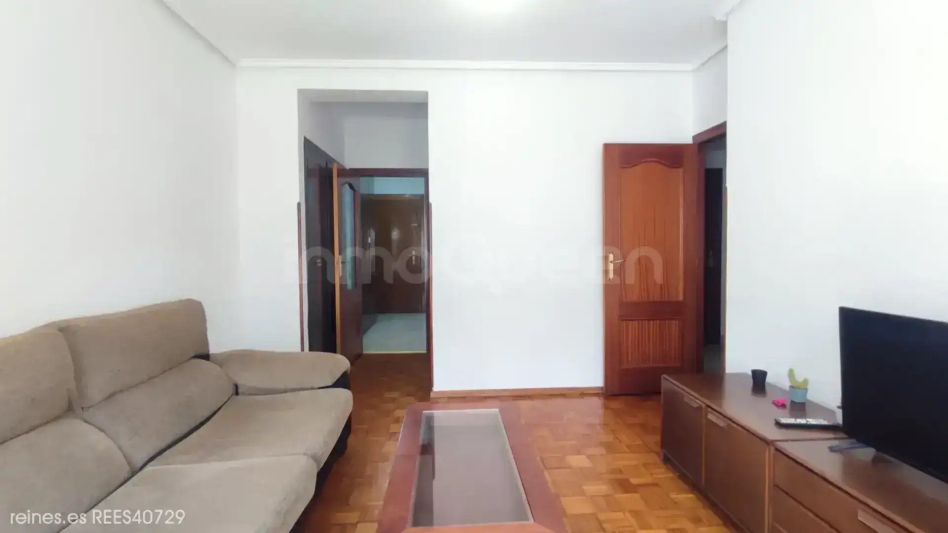 Sala d'estar de Pis de lloguer en Oviedo  amb Calefacció i Moblat