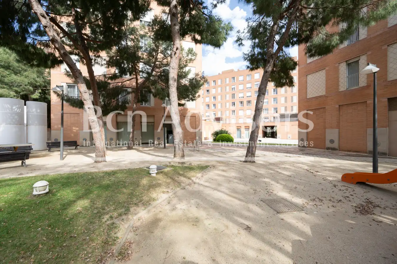 Außenansicht von Wohnung zum Verkauf in Barcelona mit Klimaanlage, Heizung und Parkett