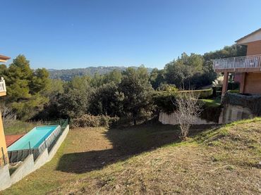 Terreny residencial en venda a Carrer País Valencià 25
