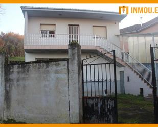 Exterior view of House or chalet for sale in A Bola   with Balcony