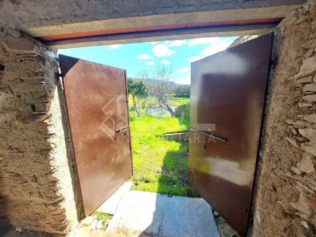 Nave industrial en venta en Arroyomolinos de León