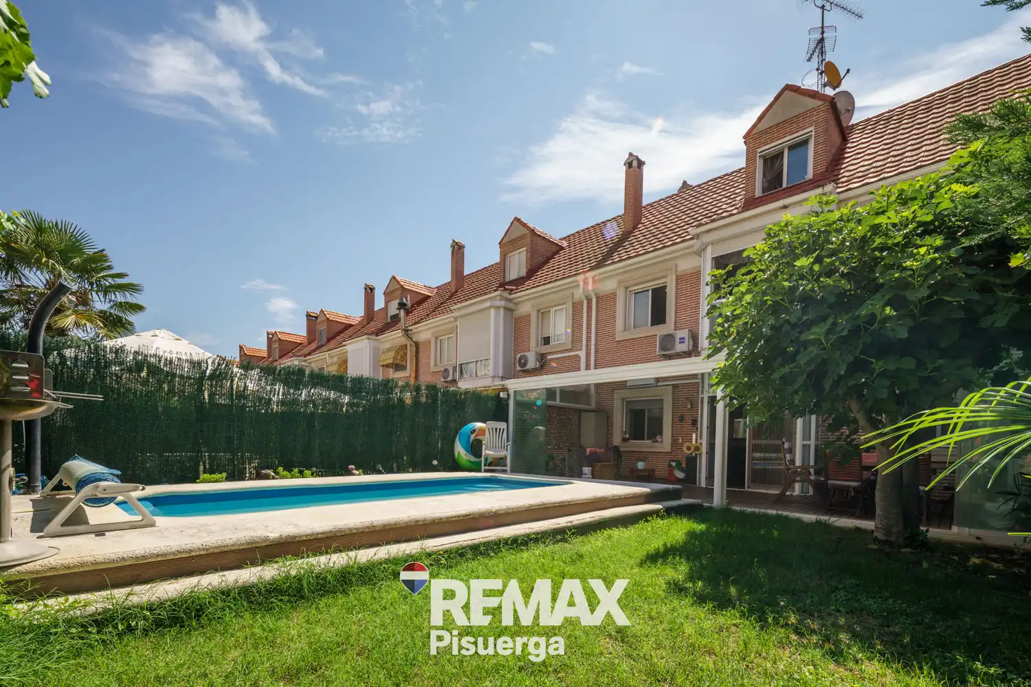 Vista exterior de Casa o chalet en venta en Arroyo de la Encomienda con Aire acondicionado, Calefacción y Jardín privado