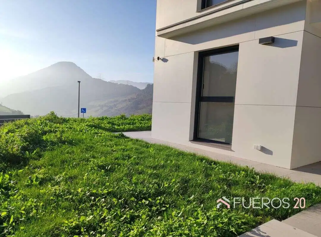 Vista exterior de Casa adosada en venta en Zierbena con Calefacción, Jardín privado y Terraza