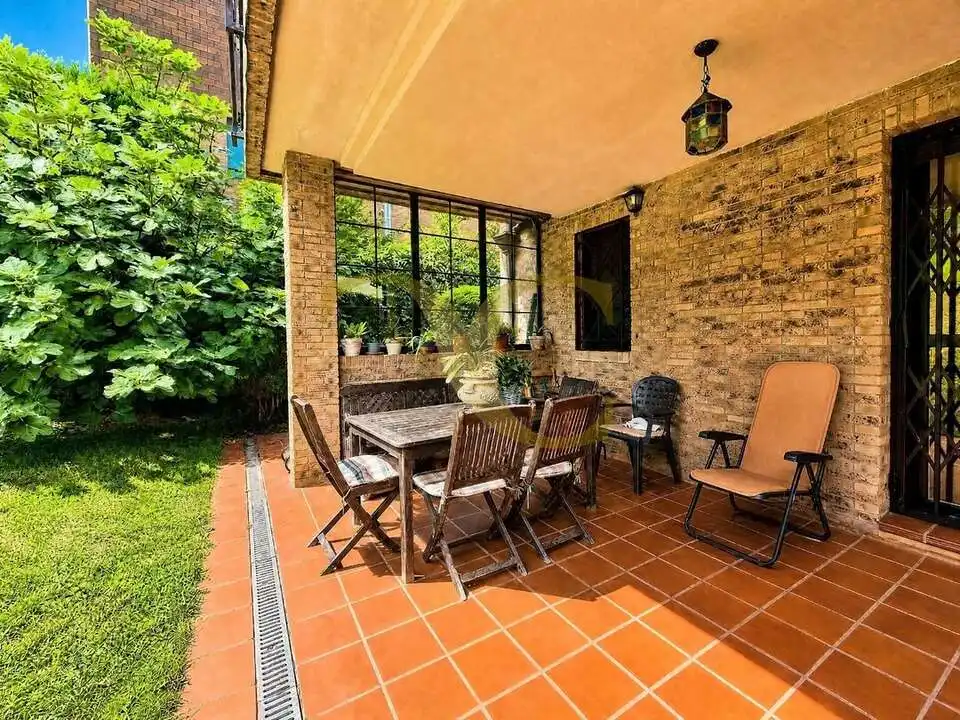 Terraza de Casa o chalet en venta en Oviedo  con Calefacción, Terraza y Trastero