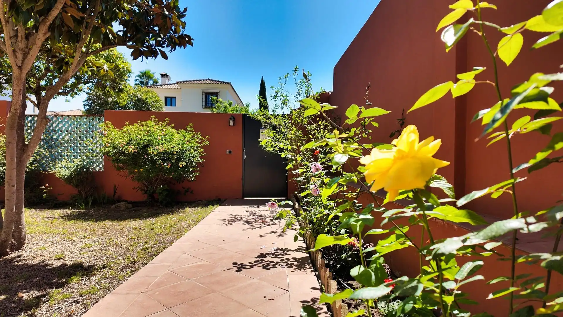 Jardín de Casa o chalet en venta en Bormujos con Aire acondicionado, Calefacción y Jardín privado