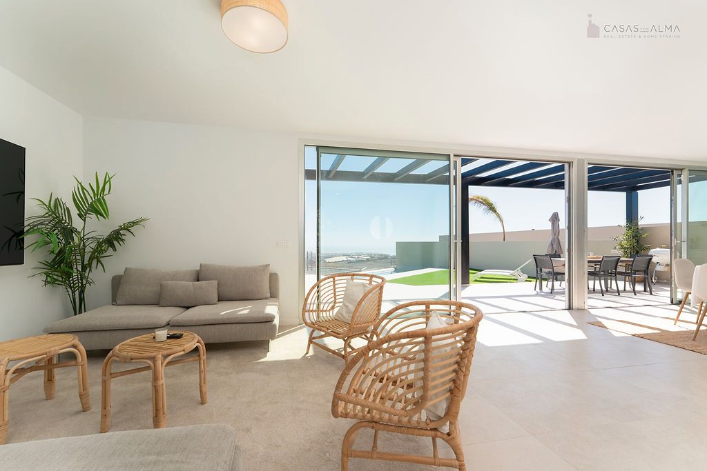 Sala d'estar de Casa o xalet en venda en San Bartolomé de Tirajana amb Aire condicionat, Jardí privat i Terrassa