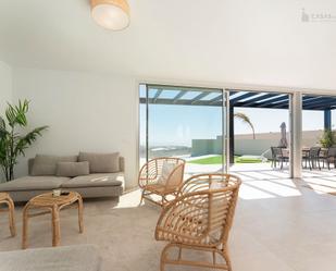 Living room of House or chalet for sale in San Bartolomé de Tirajana  with Air Conditioner, Private garden and Terrace