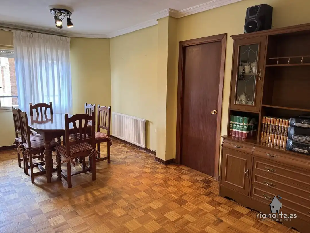 Comedor de Piso en venta en Ribadesella con Calefacción