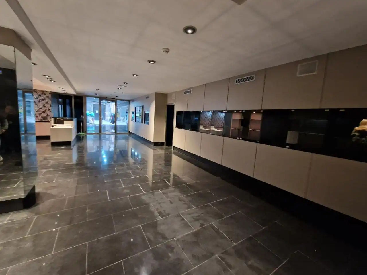 Local comercial en venda a Carrer de la Unió, imagen 2