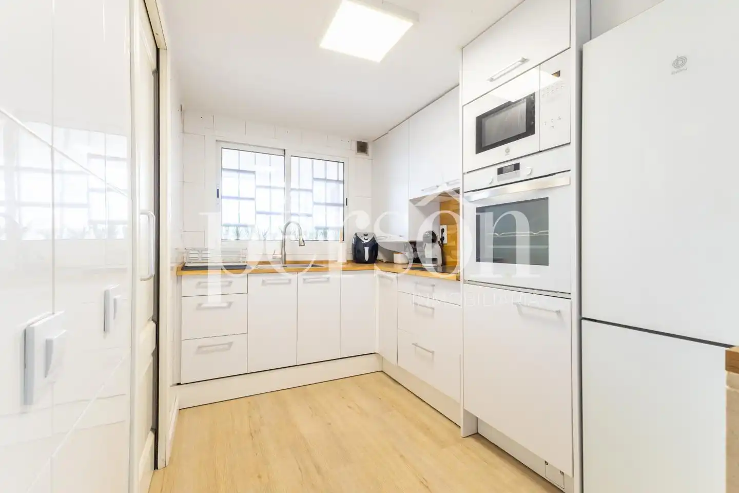 Kitchen of Houses for sale in Silla  with Air Conditioner and Terrace