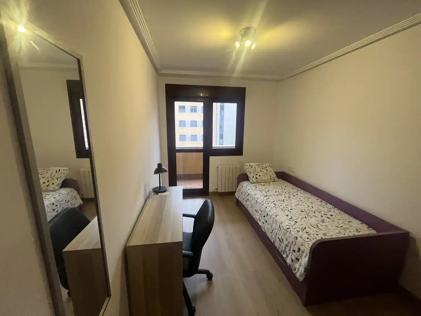 Schlafzimmer von Wohnung zur Miete in Vallobín - La Florida