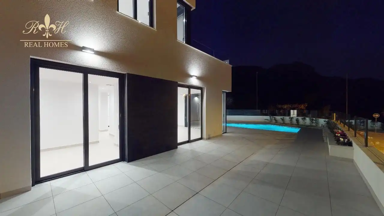 Piscina de Casa o chalet en venta en Polop con Aire acondicionado, Calefacción y Trastero