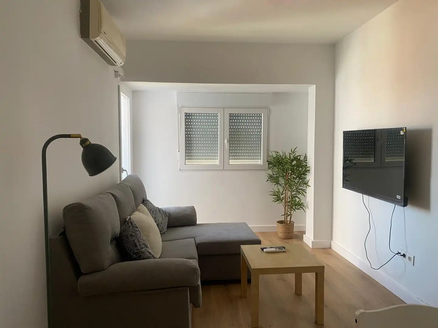 Wohnung zur Miete in Calle Pedro María Plano, Centro