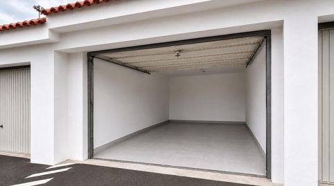 Foto 2 de Garaje en venta en Playa Fañabé Alto, Adeje