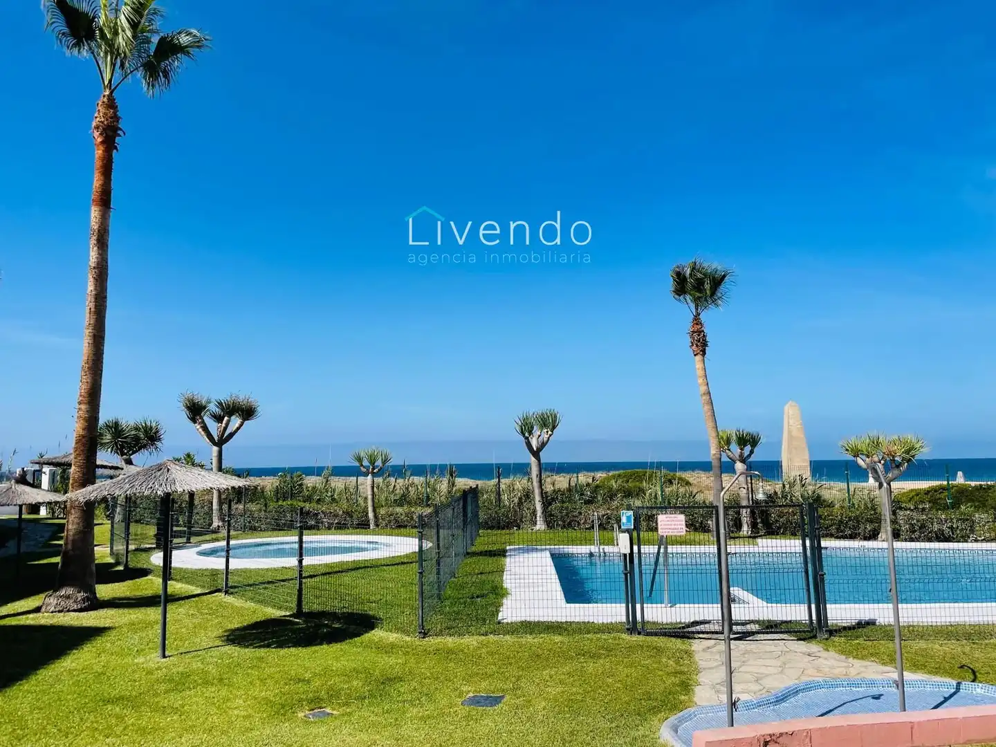 Flat with pool for sale in Zahara Pueblo