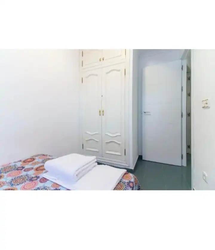 Dormitori de Apartament en venda en Benidorm amb Aire condicionat, Terrassa i Moblat