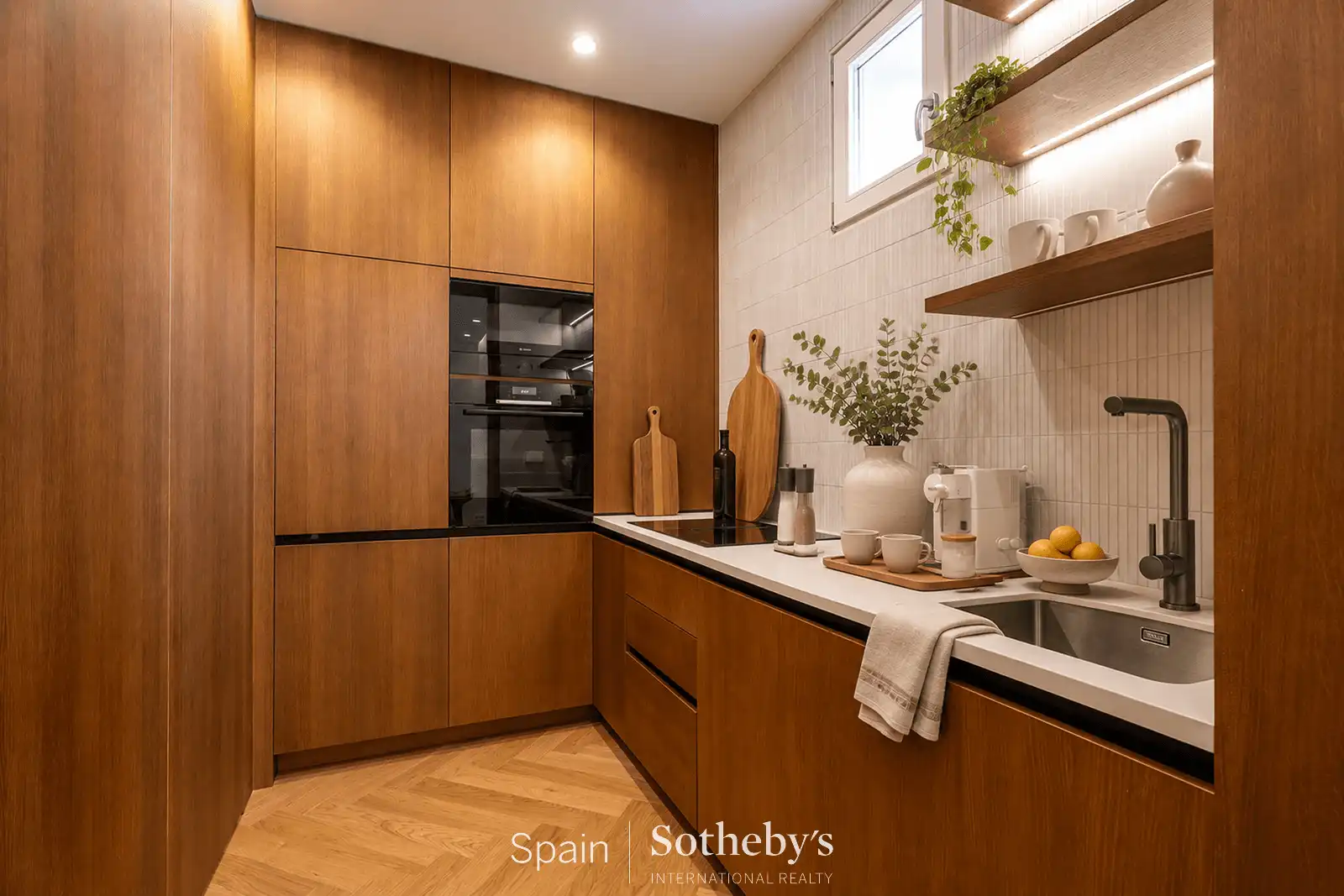 Kitchen of Apartments for sale in Madrid  with Air Conditioner and Heating