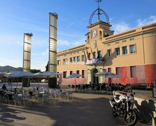 Vista exterior de Oficina en venda en Sant Adrià de Besòs amb Aire condicionat i Alarma