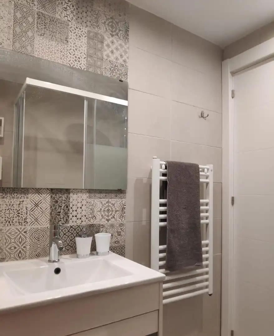 Badezimmer von Wohnung zum Verkauf in Granada mit Heizung, Terrasse und Möbliert