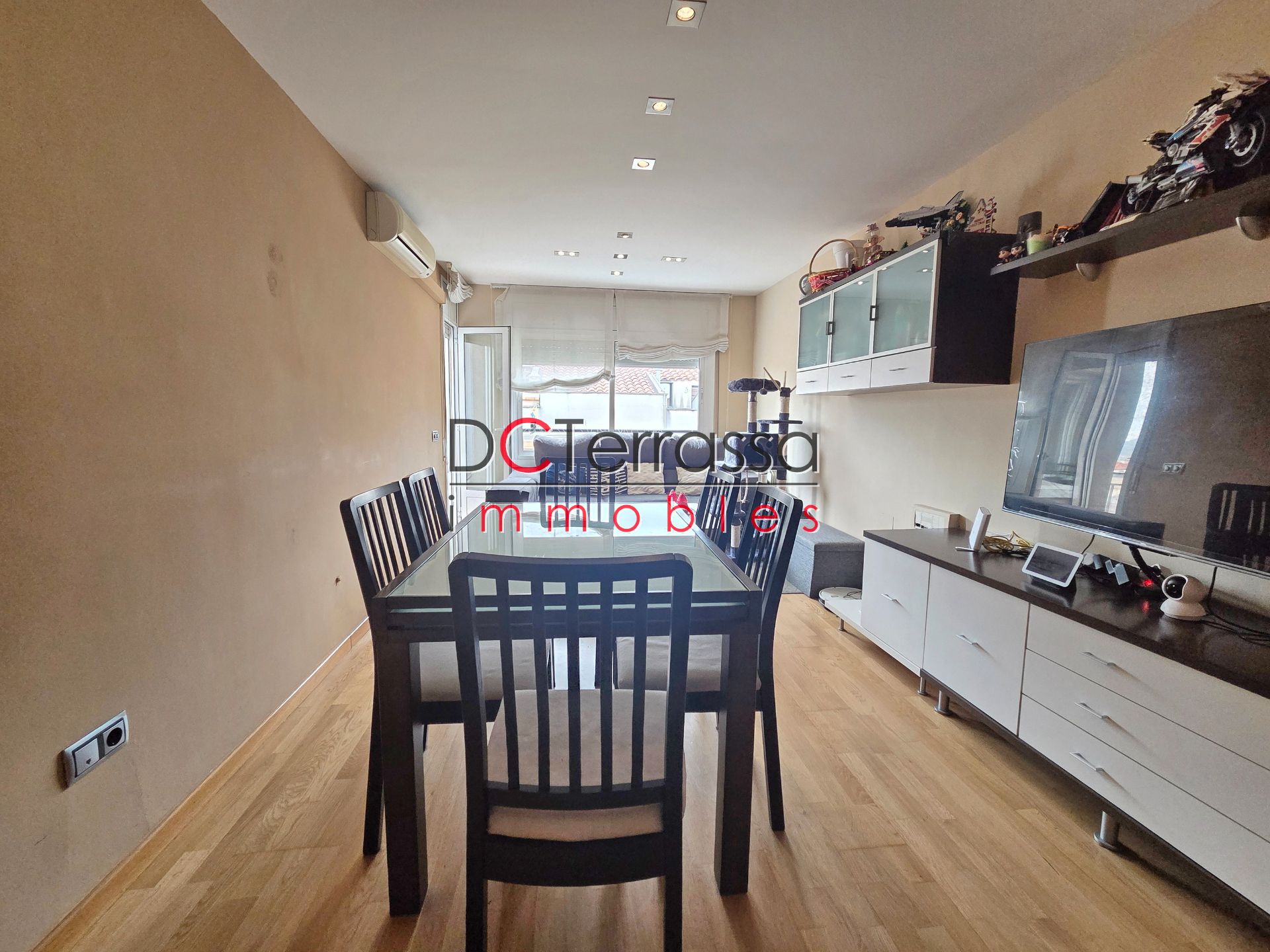 Dining room of Flat for sale in Terrassa  with Air Conditioner, Heating and Furnished