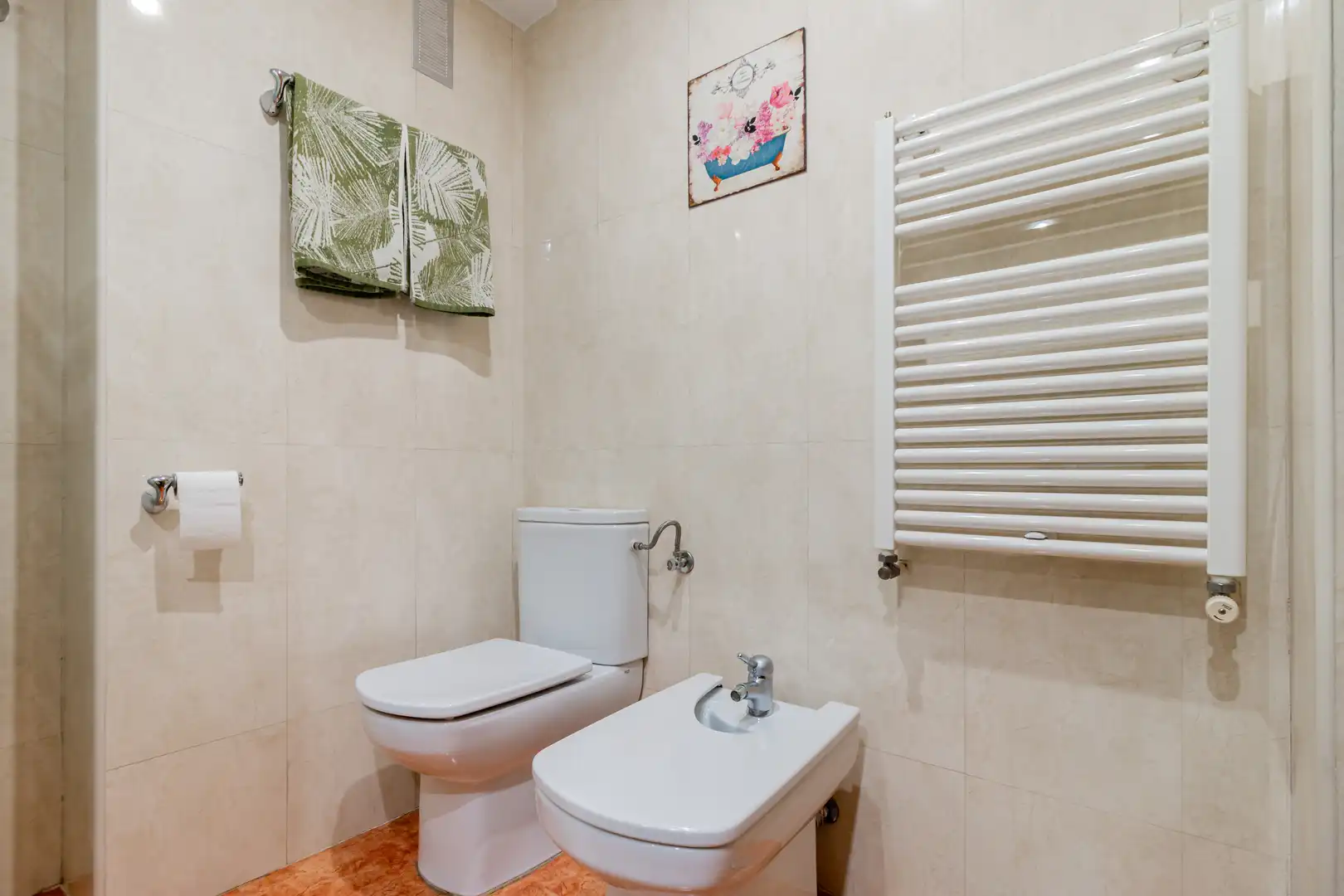 Bathroom of Flat for sale in Madrid  with Heating