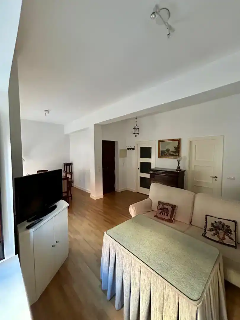 Living room of Flat for rent in Sevilla  with Air Conditioner, Parquet flooring and Furnished