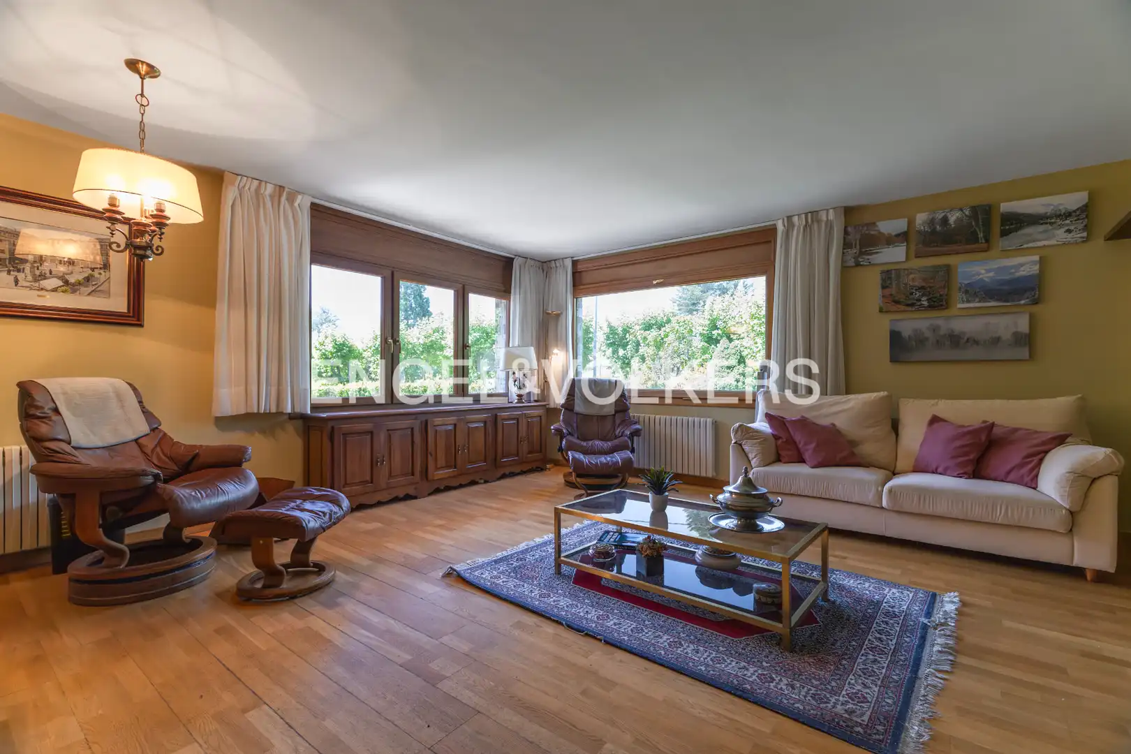 Vista exterior de Casa o xalet en venda en Puigcerdà amb Calefacció, Jardí privat i Parquet