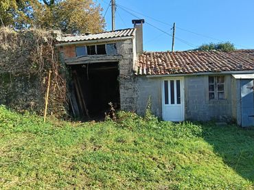 Maison mitoyenne avec jardin à vendre à Cesuras