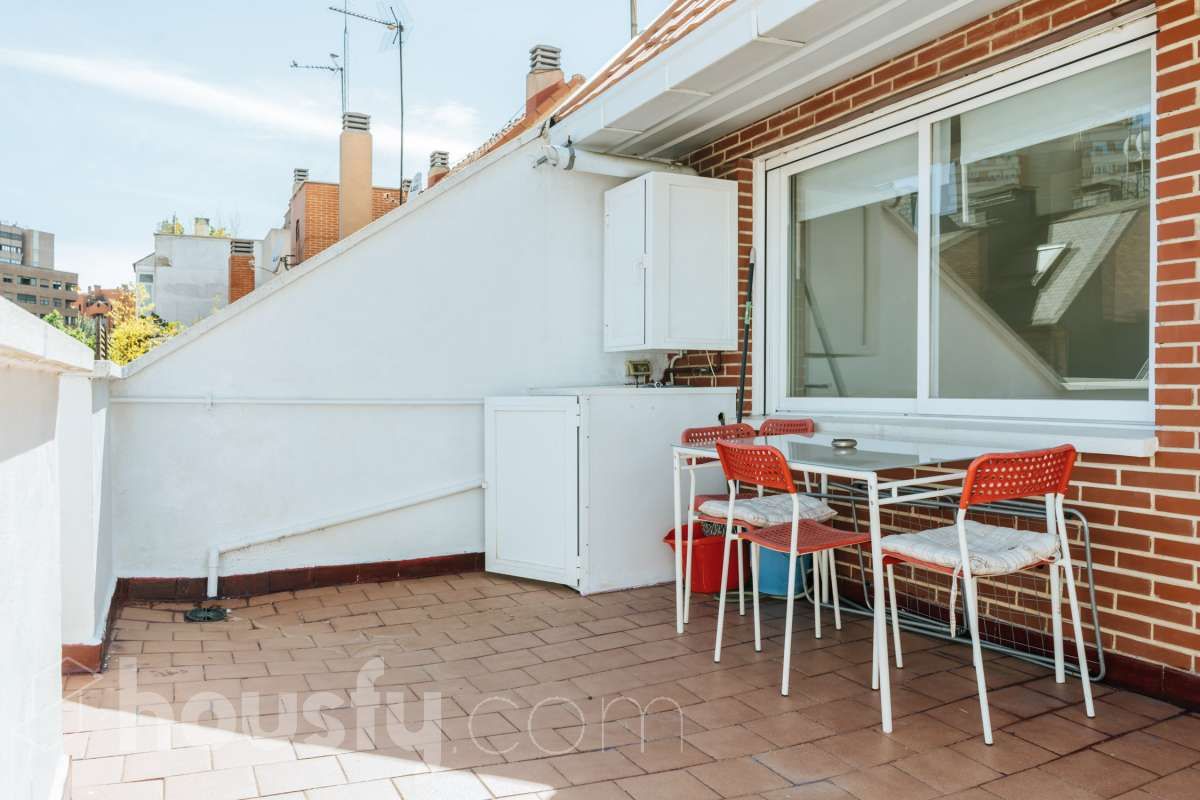 Terrassa de Àtic de lloguer en  Madrid Capital amb Aire condicionat, Calefacció i Parquet