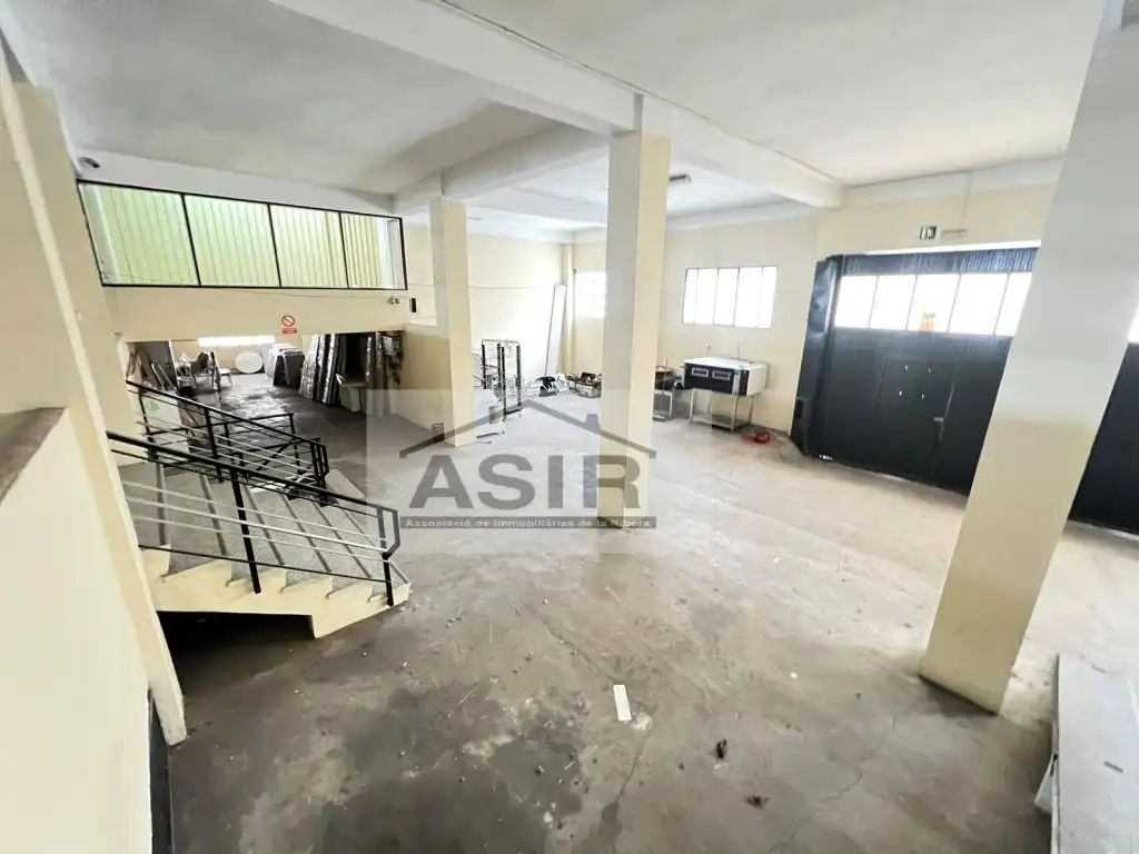 Nave industrial en venta en Corbera