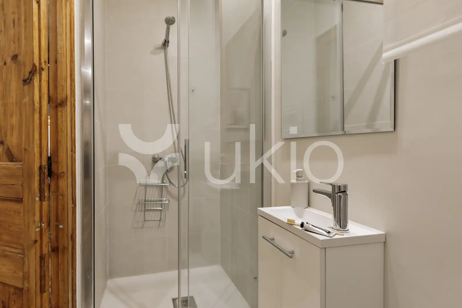 Baño de Apartamento de alquiler en Barcelona con Aire acondicionado, Calefacción y Amueblado