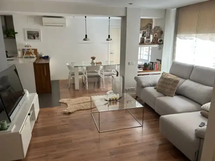 Sala d'estar de Pis en venda en Valencia amb Aire condicionat, Calefacció i Moblat