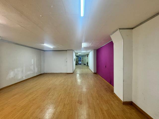 Local comercial en Venta en Bellvitge