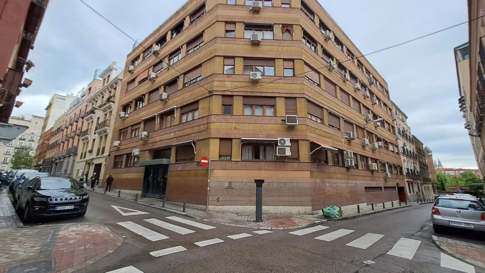 Vista exterior de Estudio de alquiler en Madrid con Calefacción