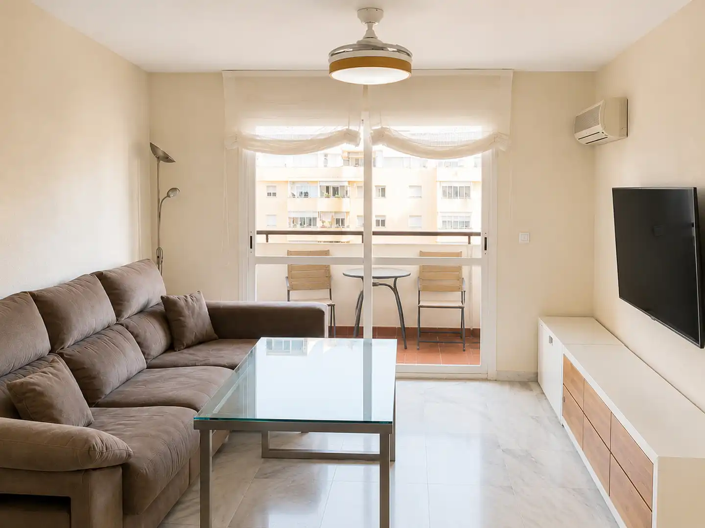 Living room of Flat for sale in Málaga  with Air Conditioner, Private garden and Terrace