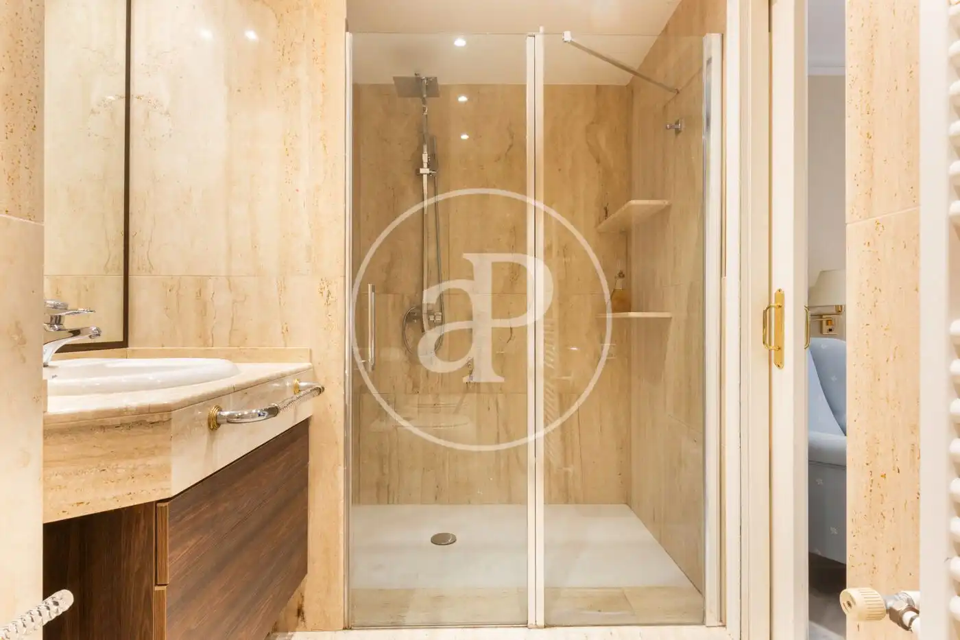 Bathroom of Flat for rent in Valencia  with Air Conditioner, Heating and Storage room