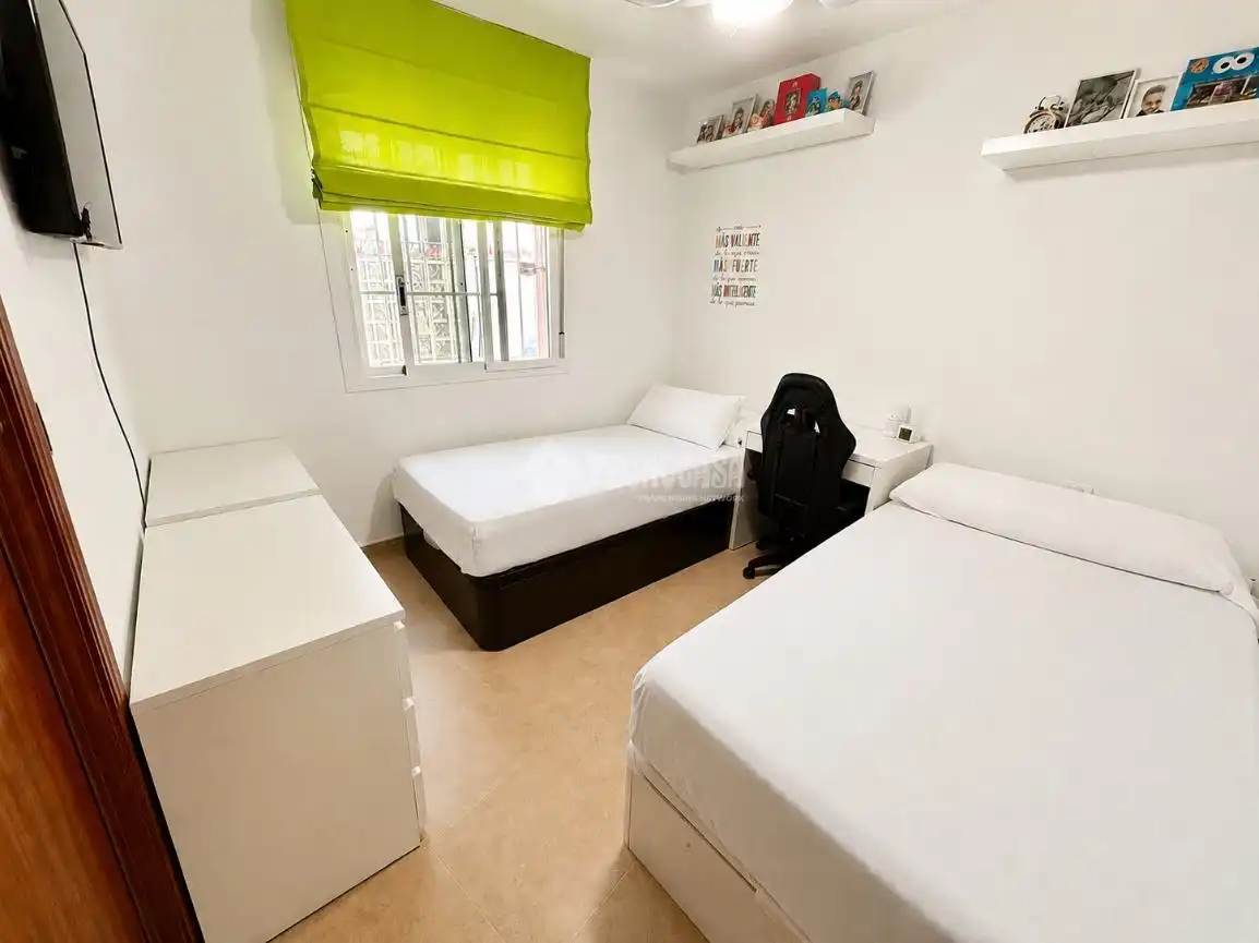 Bedroom of Flat for sale in Benalmádena