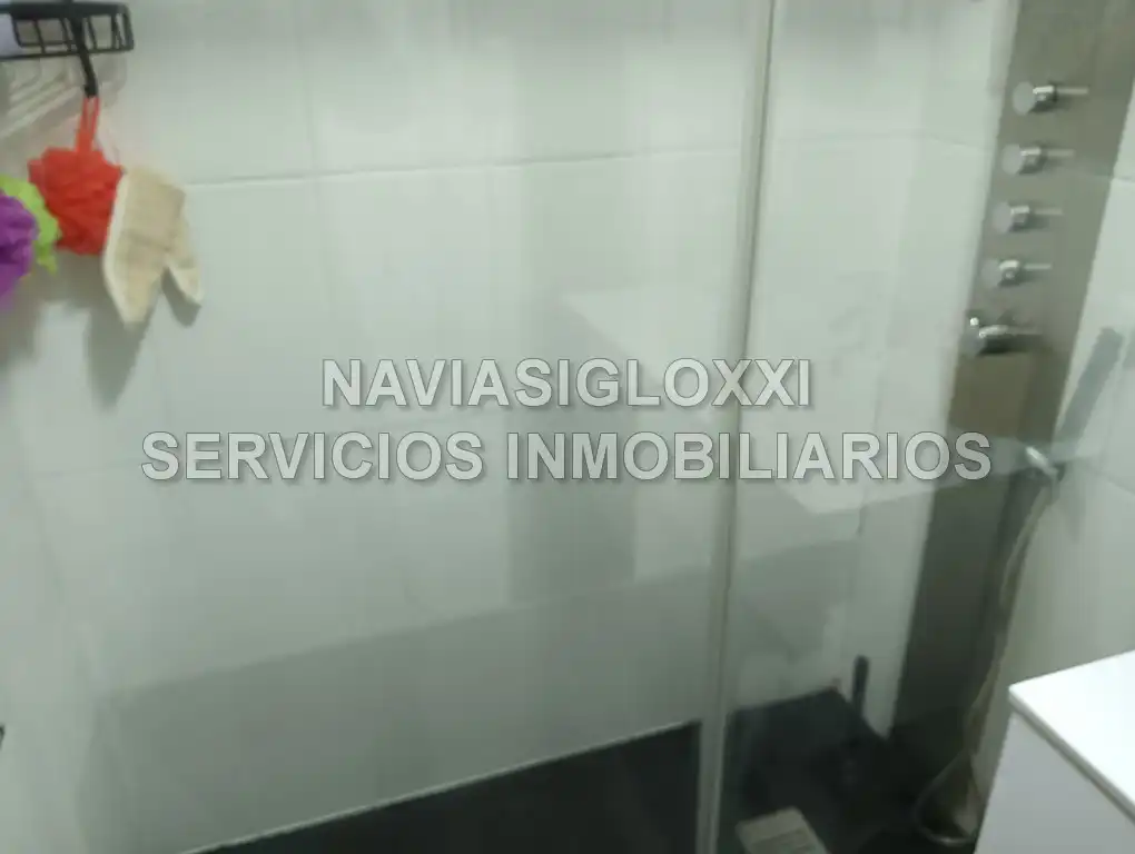 Baño de Piso en venta en Redondela con Calefacción y Amueblado