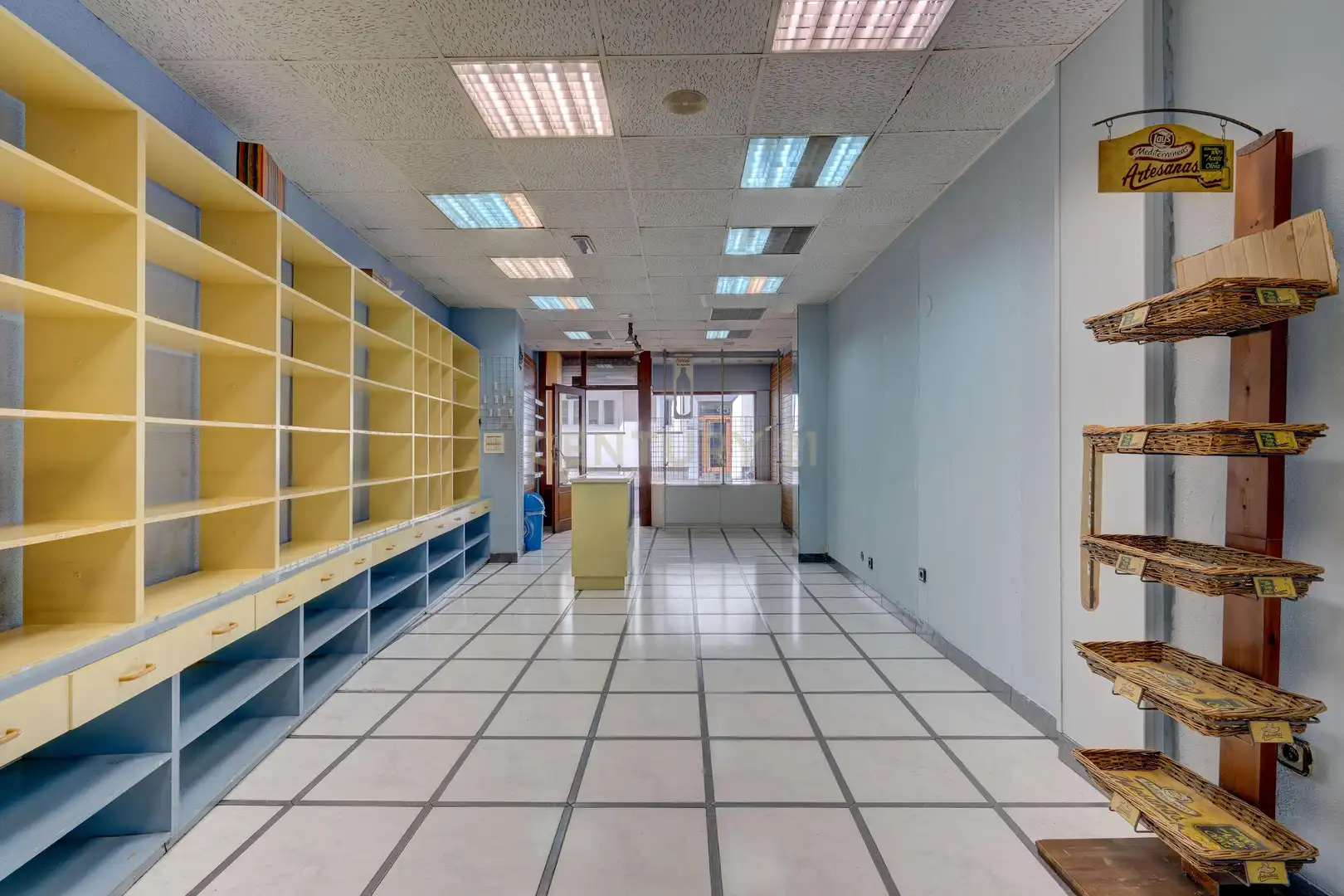 Local comercial en venta en Fuente de los Patos Plaza, Vitoria-Gasteiz, Spain 1, imagen 9