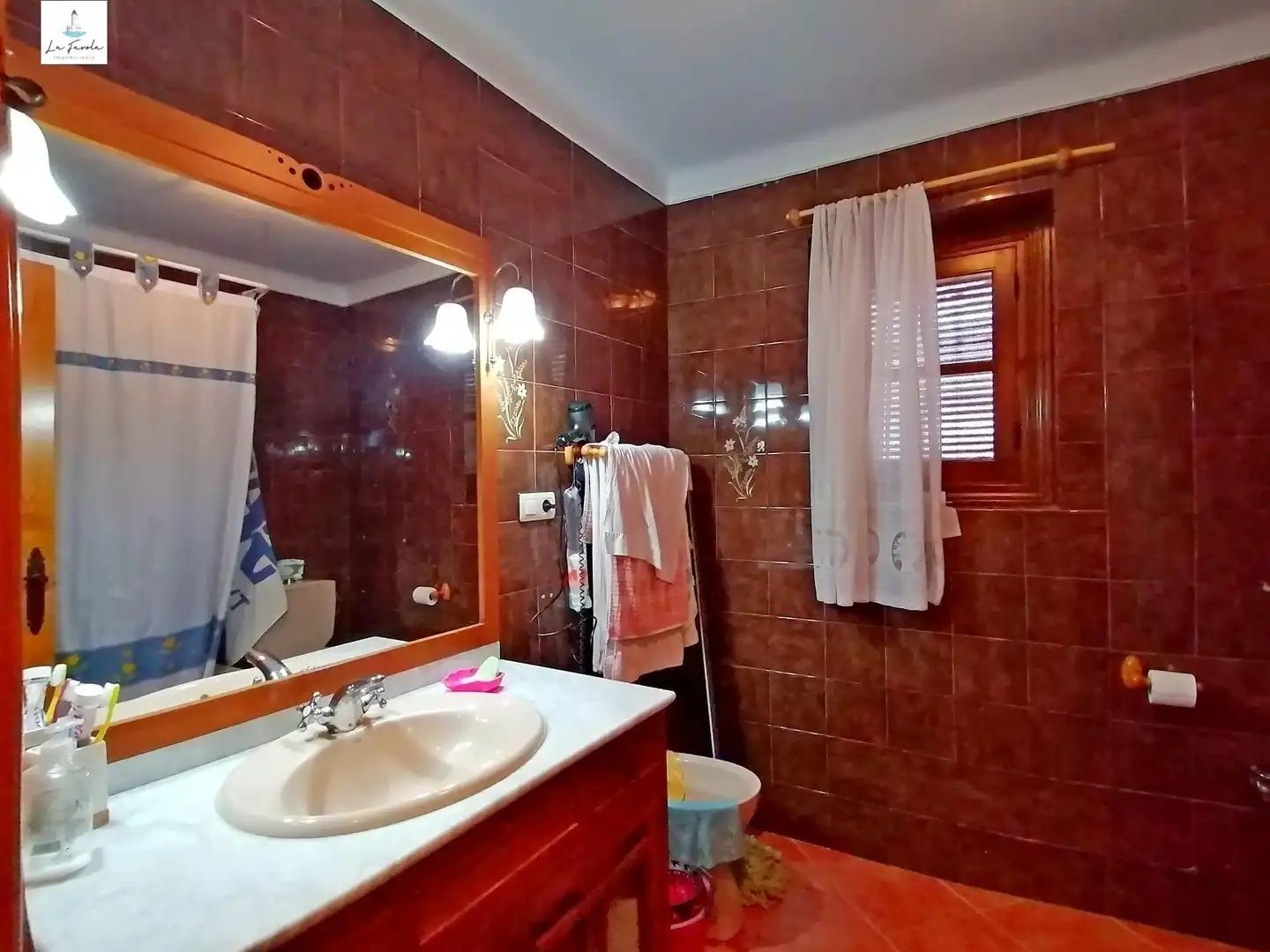 Bany de Casa o xalet en venda en Villanueva del Trabuco amb Jardí privat, Traster i Moblat