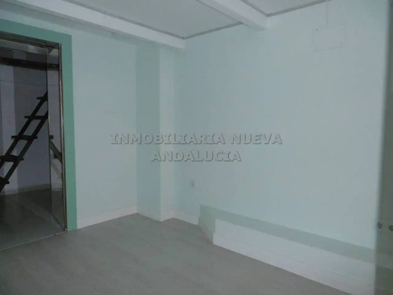 Local comercial de lloguer a Nueva Andalucía, imagen 3