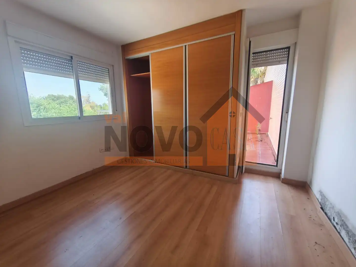 Bedroom of Houses for sale in Chiva  with Storage room and Swimming Pool