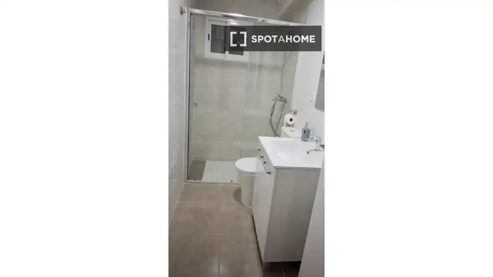 Baño de Piso de alquiler en Alberic con Aire acondicionado, Calefacción y Amueblado