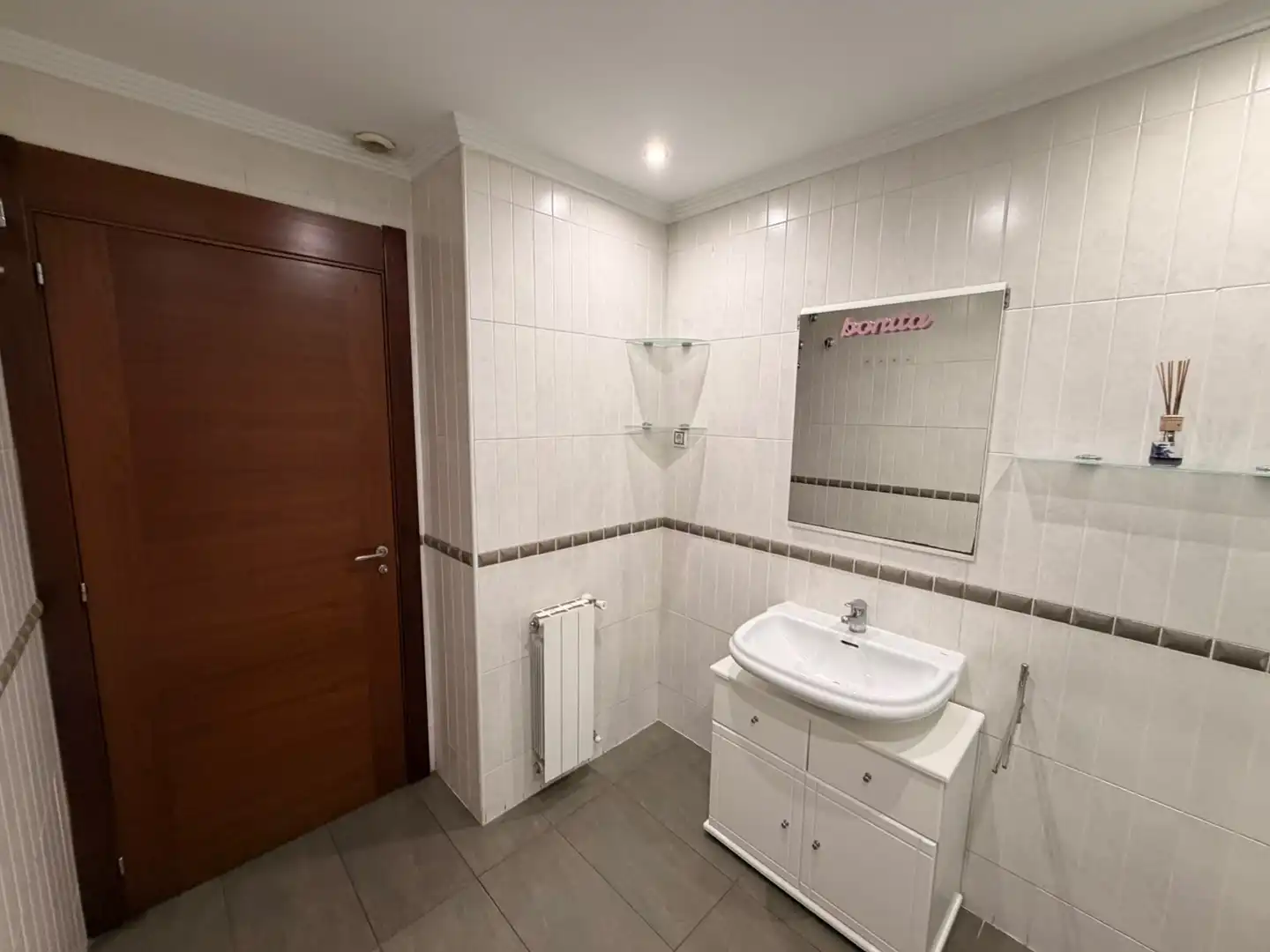 Baño de Piso en venta en Barakaldo  con Calefacción, Parquet y Amueblado