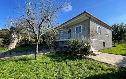 Vista exterior de Casa o xalet en venda en Allariz amb Calefacció, Jardí privat i Balcó